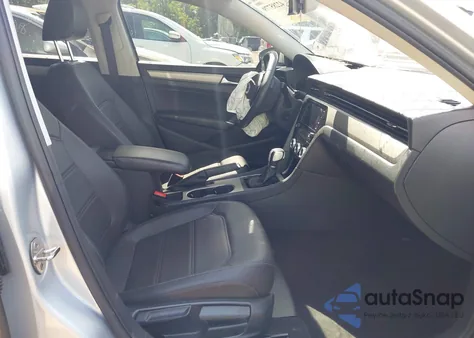 2021 Volkswagen Passat 2.0T Se z USA, uszkodzony, nr VIN 1VWSA7A32MC002440